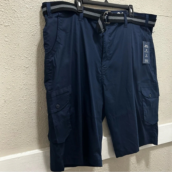 Kenneth Cole Men's Mobility Tech Cargo Navy Shorts NWT With Belt Size 46 - Picture 2 of 7